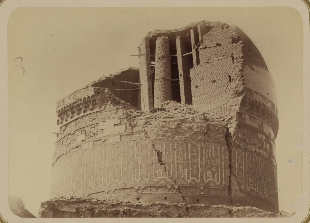 The Bibi-Khanym Mosque: Timur's grand project and its legends