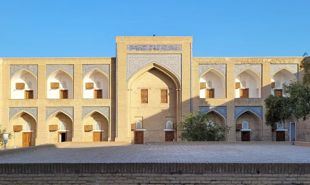 Muhammad Aminxon madrasasi va Xivaning boshqa madrasalari