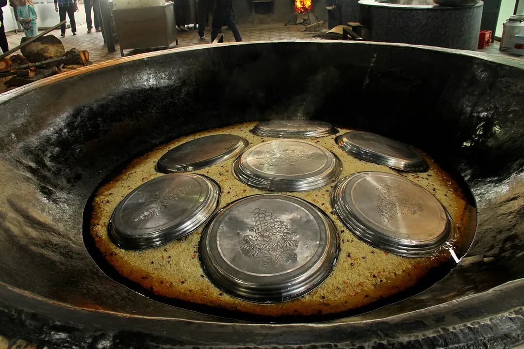 The Besh Qozon Plov Centre: How It Works and What to Order