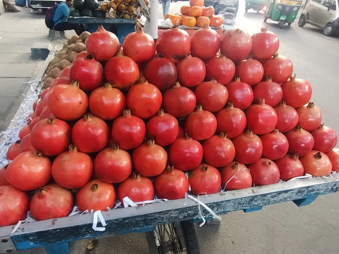 Pomegranates and persimmons: what to bring from Uzbekistan in November