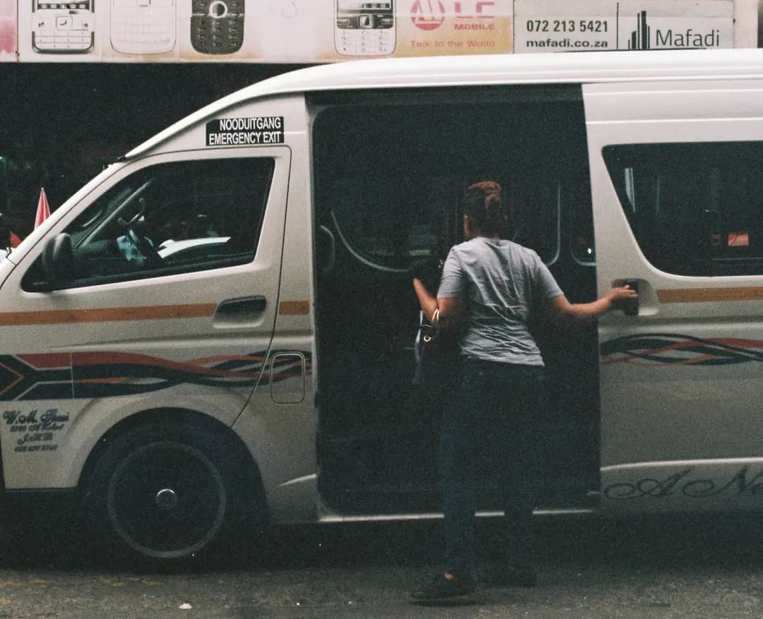 Daily Commuting Between Cities: How to Do It Cheaply